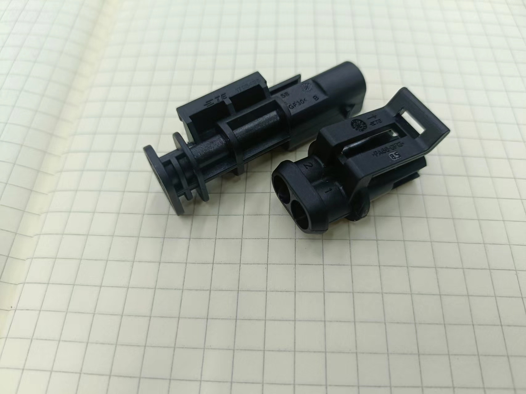 PA66+30%GF阻燃增強(qiáng)材料，用于汽車傳感器插頭